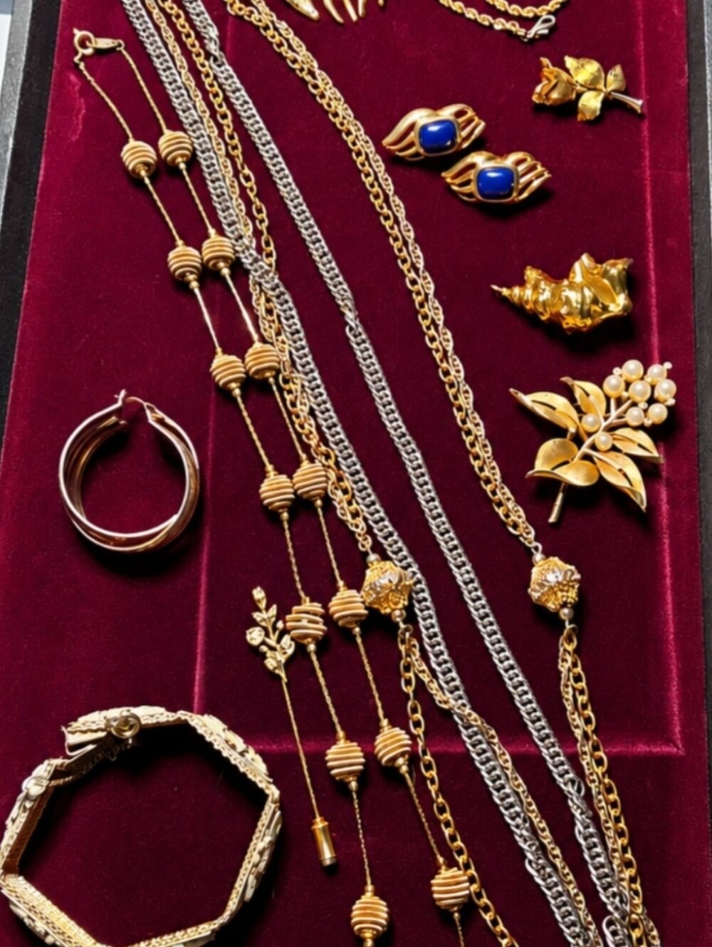 Vintage Costume Jewelry Lot 11 Pieces Brooches, Necklaces, Brooches